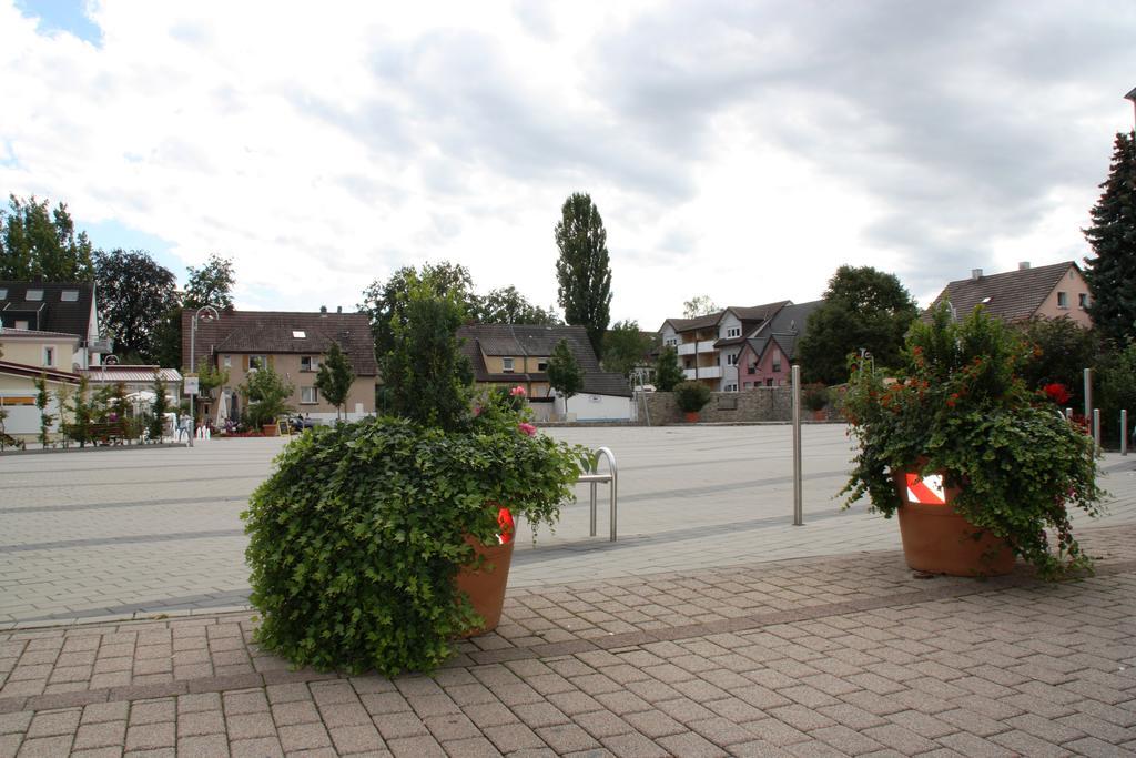 Boardinghouse Sinsheim Zentral Am Burgplatz Exterior foto