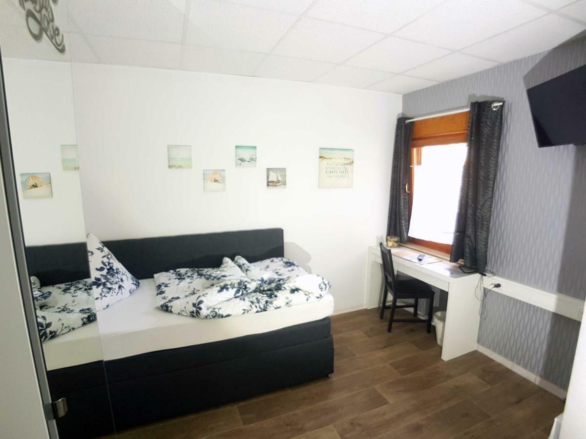Boardinghouse Sinsheim Zentral Am Burgplatz Exterior foto